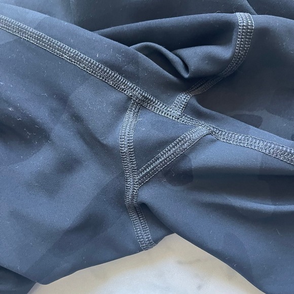 Alo Yoga High-Waist Airlift Leggings black camo size small - Picture 5 of 7